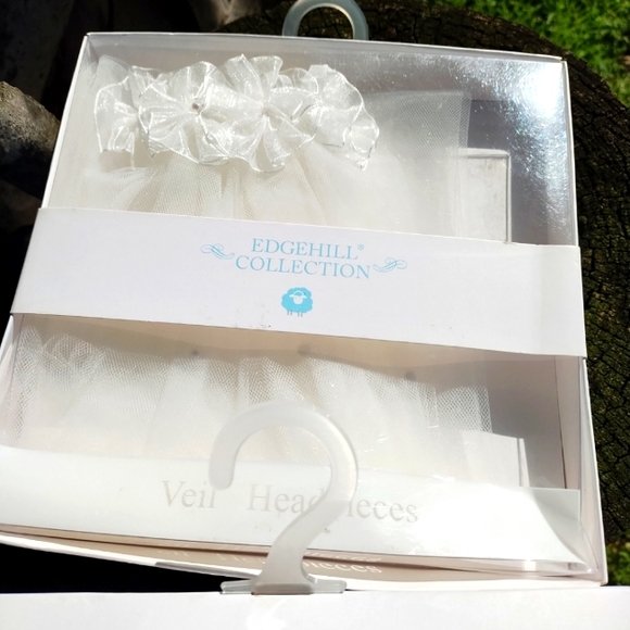 Edgehill Collection Accessories | Girls Veil - Two-Layer Pearl Detail Headpiece - Picture 12 of 12